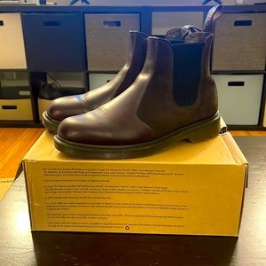 Dr. Martens 2976 Chelsea Boots Sz. 10
